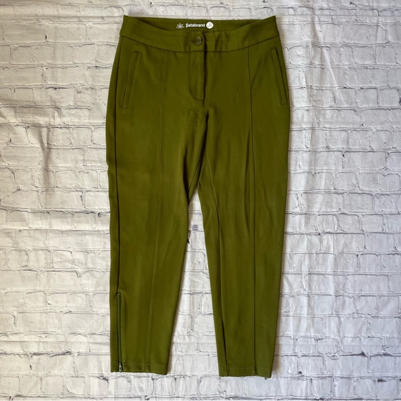 Betabrand Green Cropped Pull On Pants - Picture 2 of 5